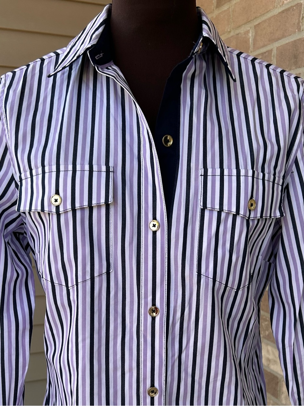 JONES NEW YORK sS Lavender/Navy Shirt-flattering vertical stripes-looks NEW!